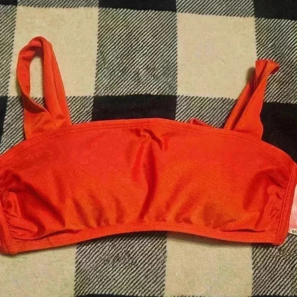 NWT Xhiliration Womens Bright Red Bikini Top Size Medium